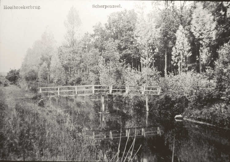 De Lunterse Beek bij de Hooibroekerbrug
1912

De Lunterse Beek wordt gevoed…